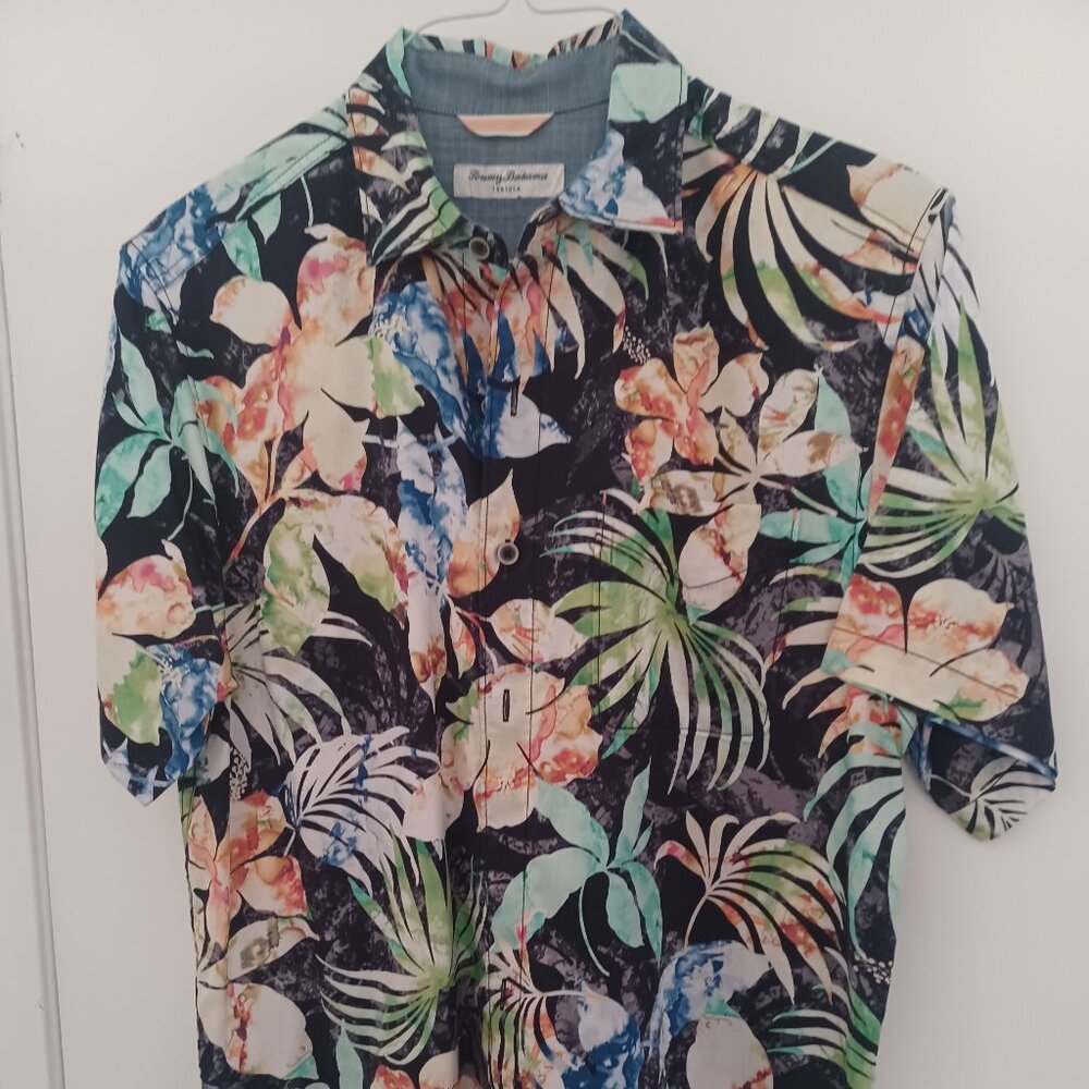 Men's Tommy Bahama Hawaiian shirt Tortola series